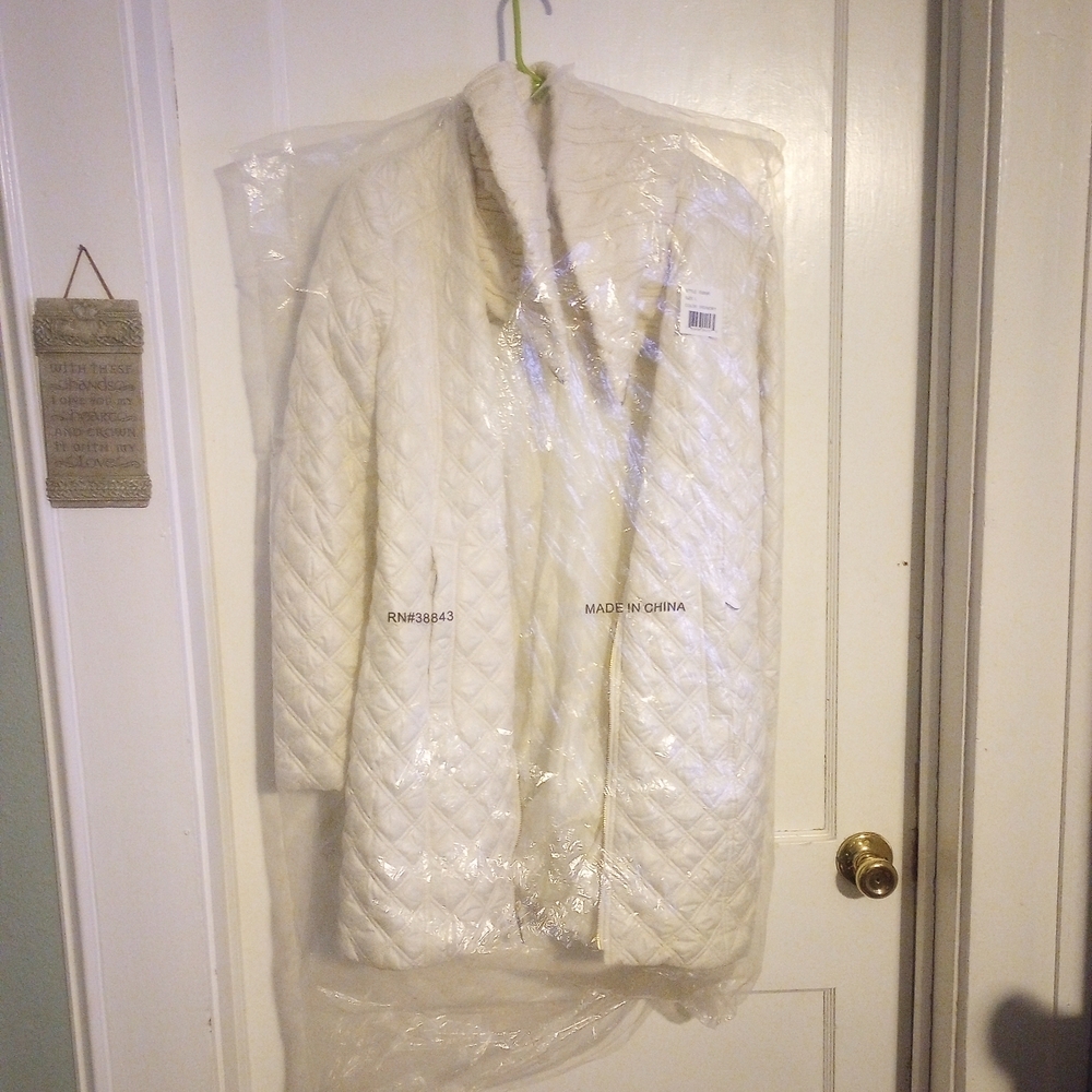 Elegant White Quilted Women's Coat